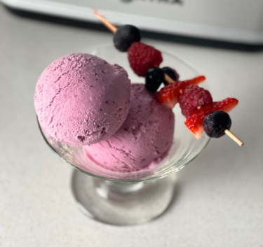 Frozen berry yoghurt Magimix.